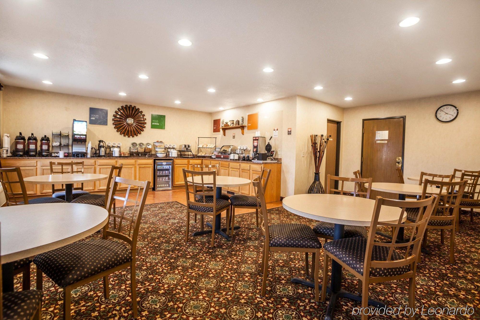 Quality Inn Waverly Exterior photo
