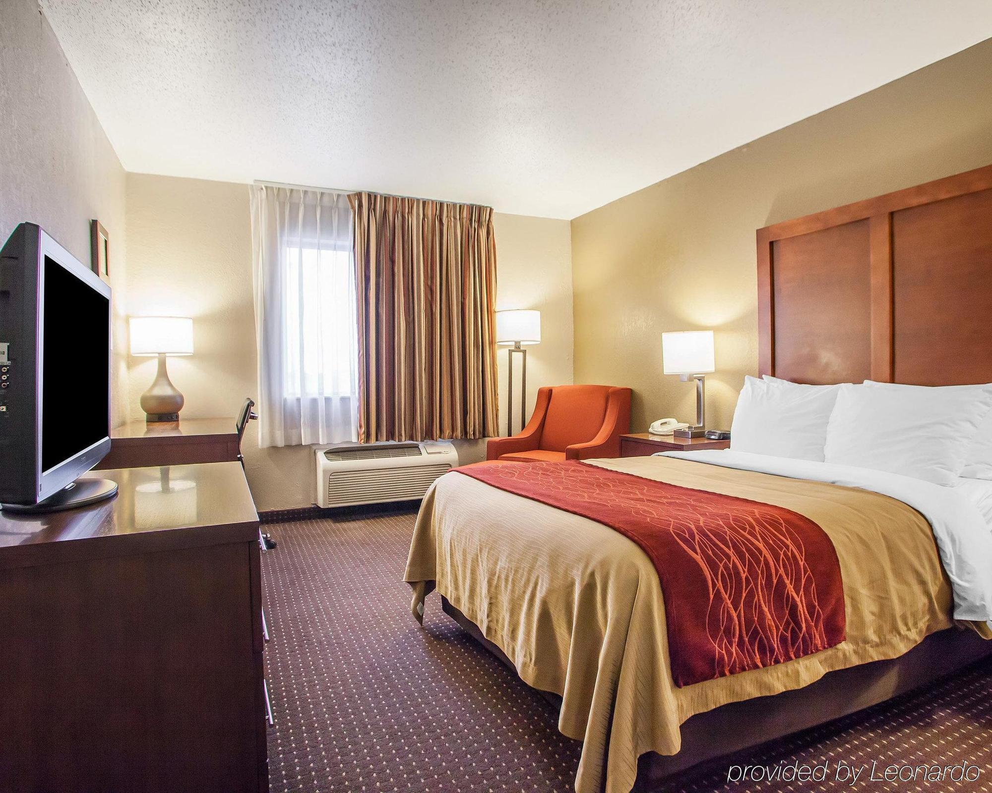 Quality Inn Waverly Exterior photo