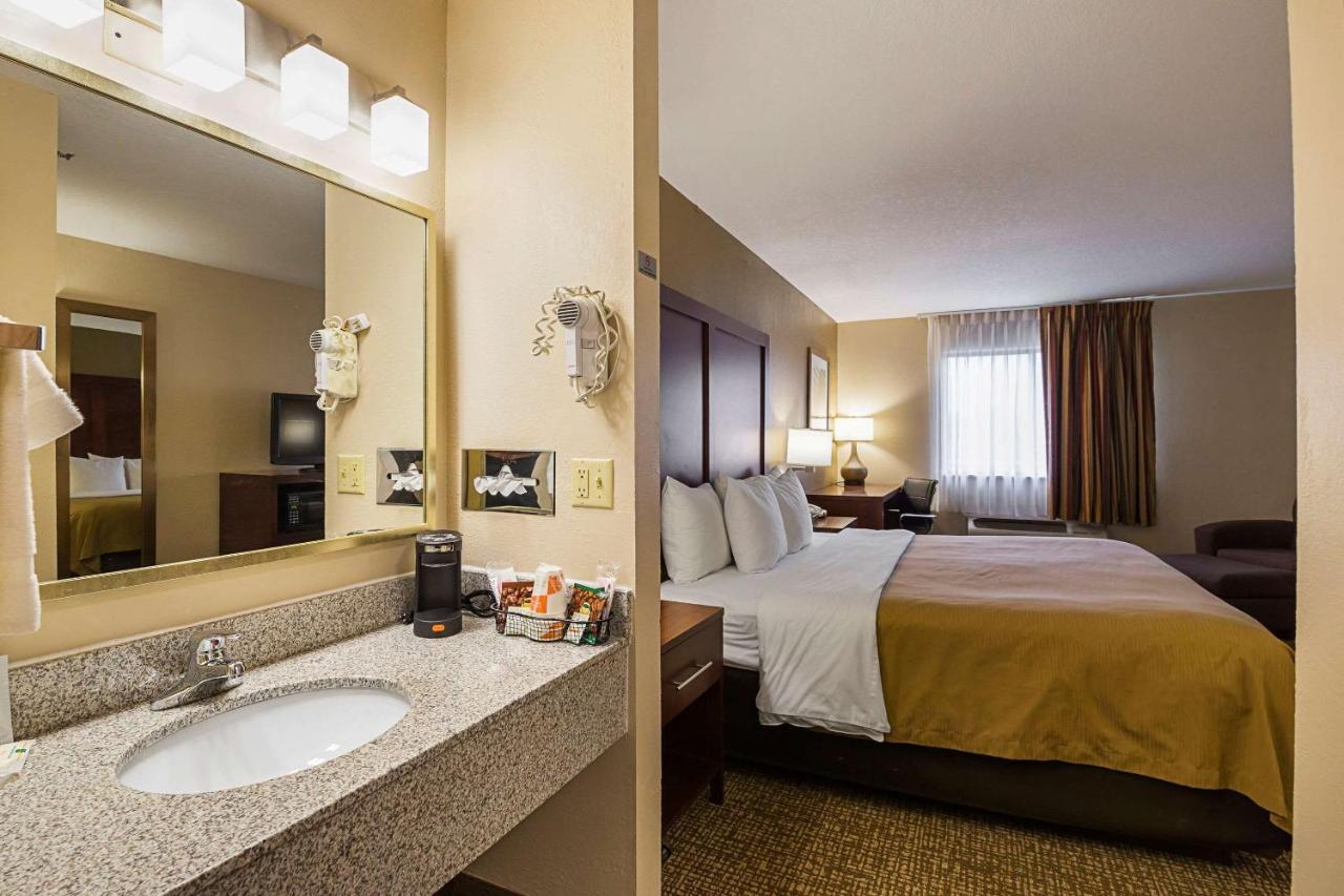 Quality Inn Waverly Exterior photo